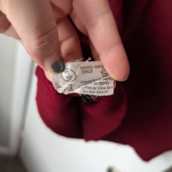 James Pringle 100% Cashmere Red Scottish Fashions V Neck Sweater Size 44 - Picture 5 of 14